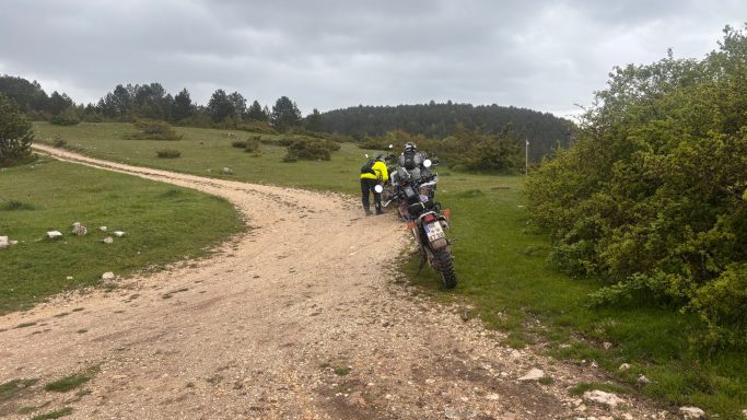 Endurowandern ACT Italien Offroad Pause in den Bergen