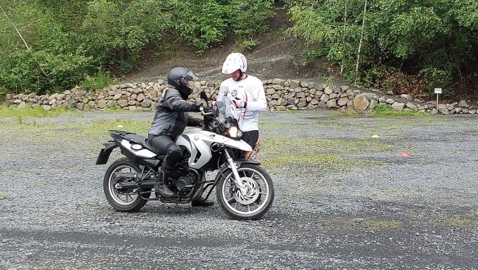 Einzeltraining Offroad Erläuterung durch den Instructor Mike Caspers