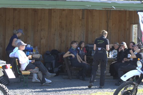 Gruppentraining Ladysonly Ladys Only im Stöffelpark Motorrad Offroad Anfänger Wiedereinsteiger nur für Frauen Claudia Courtin