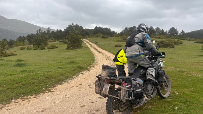 Endurowandern ACT Italien Offroad Pause in den Bergen