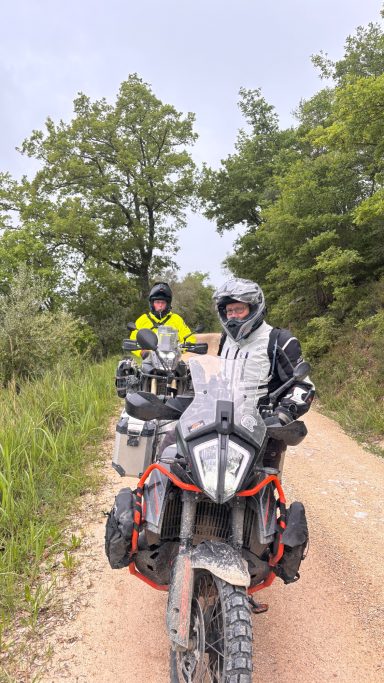 Zwei Teilnehmer beim ACT Italien Offroad Endurowandern