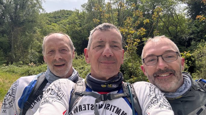 Tourguide Michael Caspers mit zwei zufriedenen TN